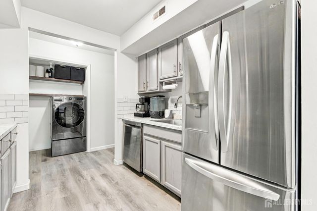218 Sierra Court A, Woodbridge Proper, NJ 07095