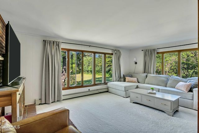 318 Ridge Road, Glenville, NY 12302