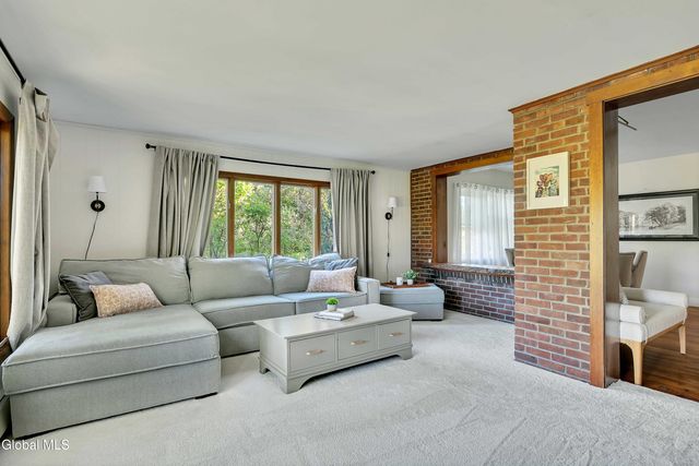 318 Ridge Road, Glenville, NY 12302