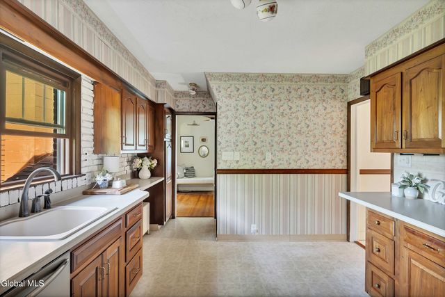 318 Ridge Road, Glenville, NY 12302