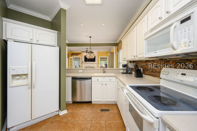 77 Victoria Square Dr, Hilton Head Island, SC 29926