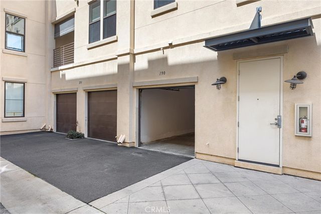 190 W 3rd, Santa Ana, CA 92701