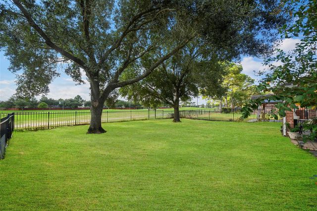 10318 Lyndon Meadows Drive, Houston, TX 77095