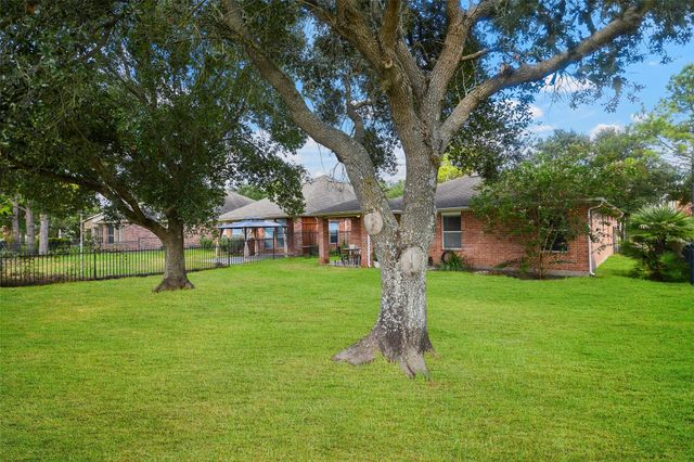 10318 Lyndon Meadows Drive, Houston, TX 77095