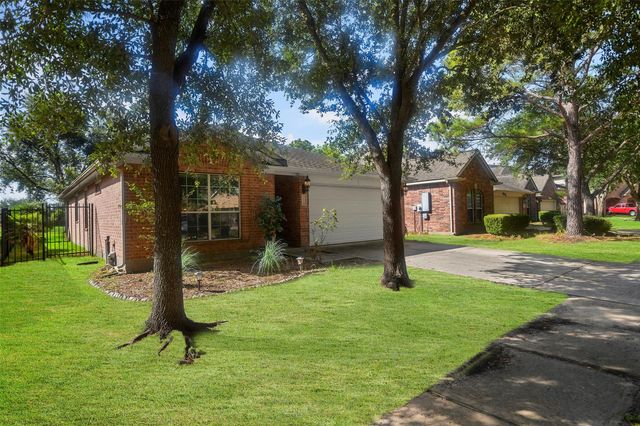 10318 Lyndon Meadows Drive, Houston, TX 77095