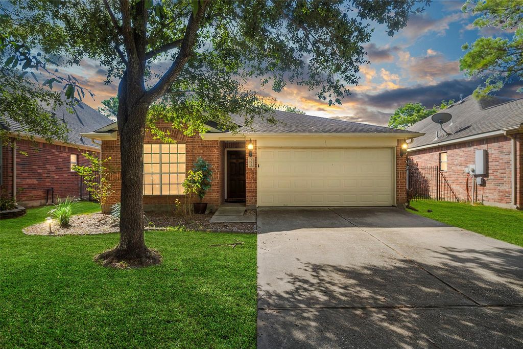 10318 Lyndon Meadows Drive, Houston, TX 77095