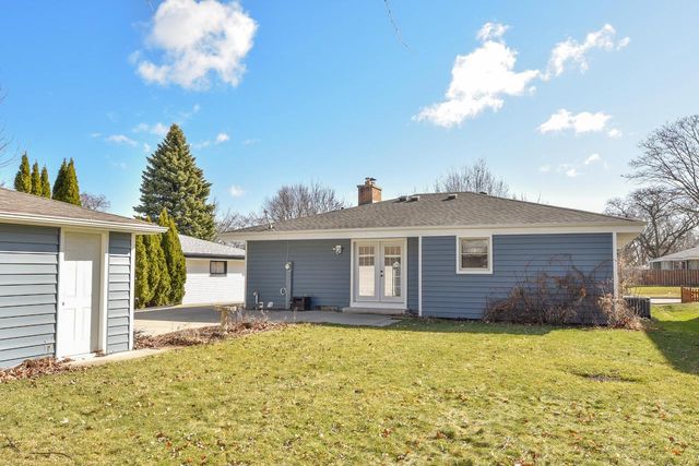 5669 S 24th STREET, Milwaukee, WI 53221