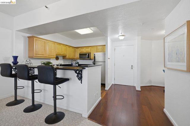 6363 Christie Ave 2701, Emeryville, CA 94608