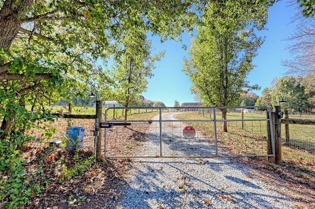 539 B Wilson Road, Commerce, GA 30529