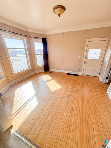 500 W Pleasant Dr Drive, Pierre, SD 57501