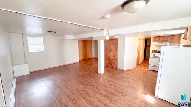 500 W Pleasant Dr Drive, Pierre, SD 57501