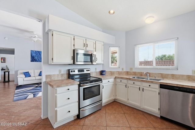 1750 W Círculo De La Pinata, Green Valley, AZ 85622