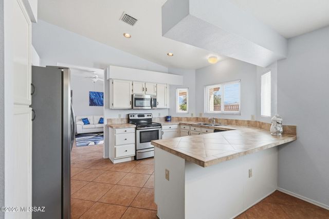 1750 W Círculo De La Pinata, Green Valley, AZ 85622