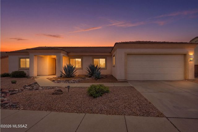 1750 W Círculo De La Pinata, Green Valley, AZ 85622
