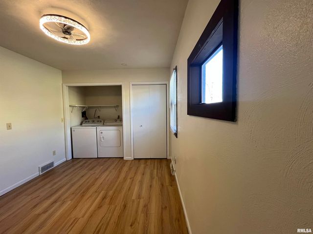 613 W 9TH Avenue, Milan, IL 61264