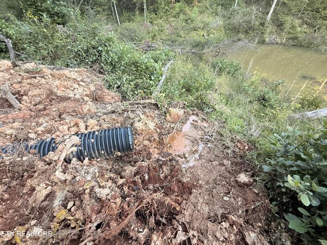 1055 Big Four Rd, Lafollette, TN 37766