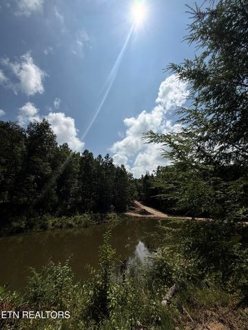 1055 Big Four Rd, Lafollette, TN 37766