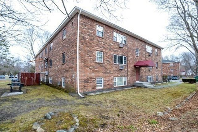 39 Berlin St 315, Clinton, MA 01510