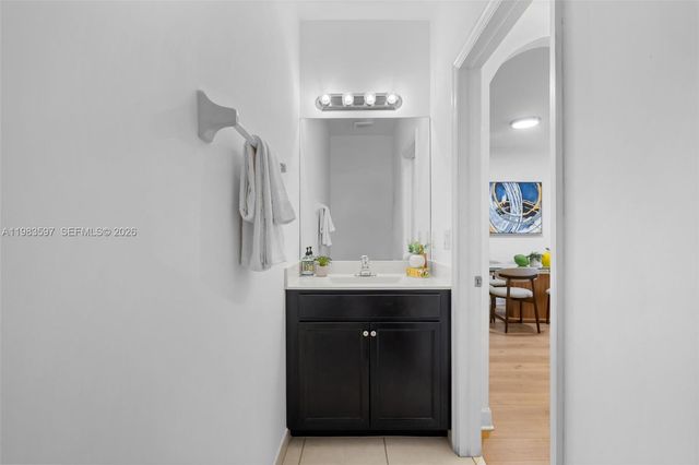 9380 W 33rd Ln, Hialeah, FL 33018