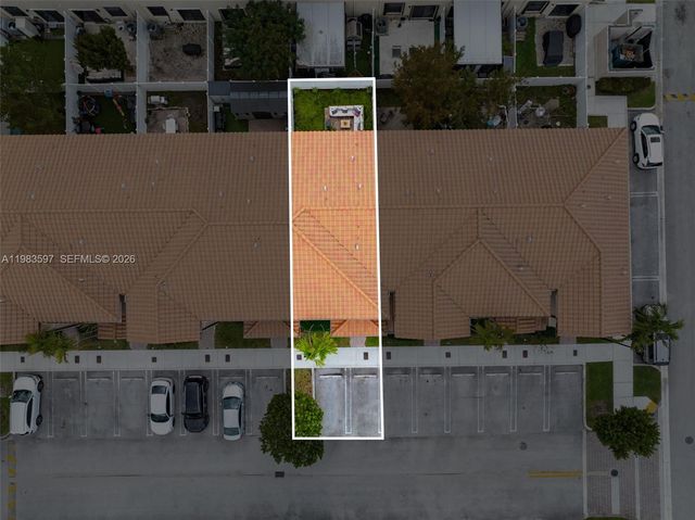 9380 W 33rd Ln, Hialeah, FL 33018