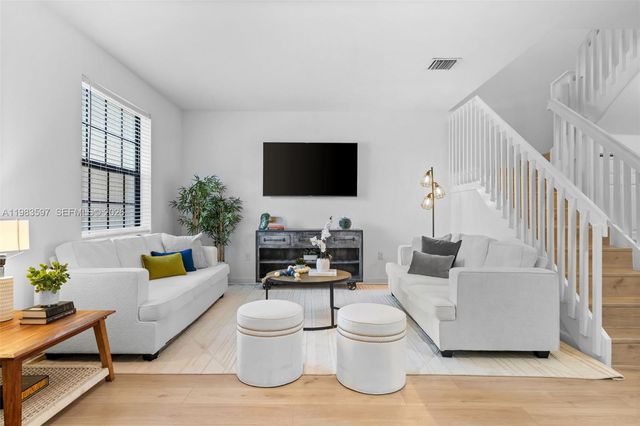 9380 W 33rd Ln, Hialeah, FL 33018