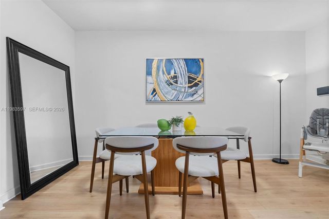 9380 W 33rd Ln, Hialeah, FL 33018