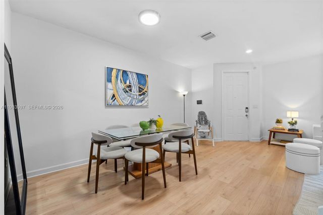 9380 W 33rd Ln, Hialeah, FL 33018