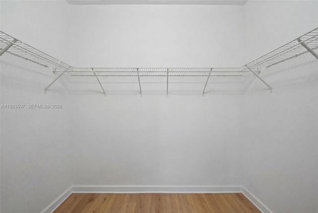 9380 W 33rd Ln, Hialeah, FL 33018