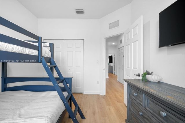 9380 W 33rd Ln, Hialeah, FL 33018