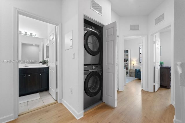 9380 W 33rd Ln, Hialeah, FL 33018