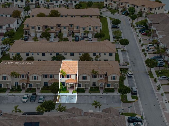 9380 W 33rd Ln, Hialeah, FL 33018