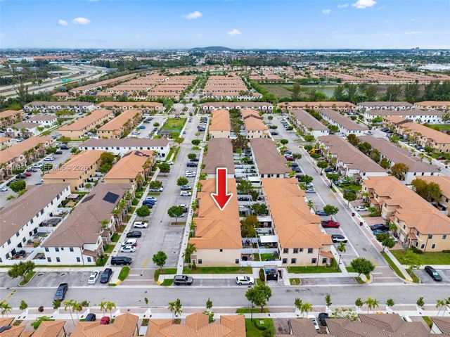 9380 W 33rd Ln, Hialeah, FL 33018