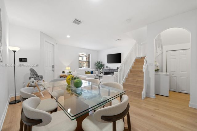 9380 W 33rd Ln, Hialeah, FL 33018