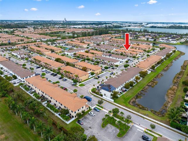 9380 W 33rd Ln, Hialeah, FL 33018