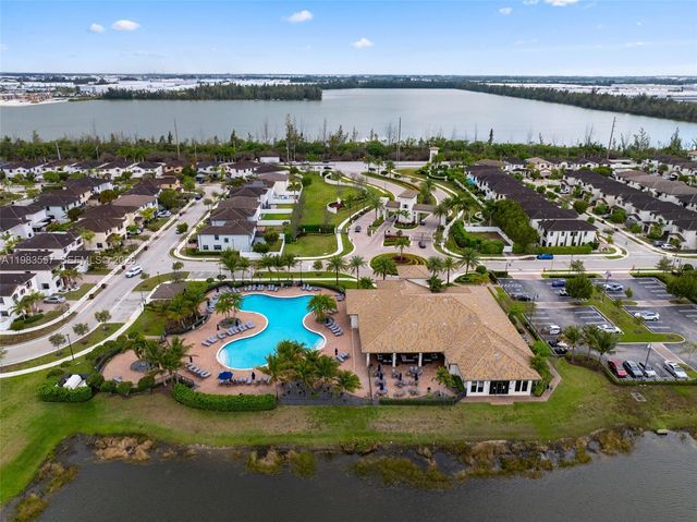 9380 W 33rd Ln, Hialeah, FL 33018