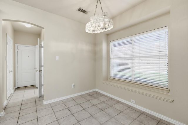 1052 E Seminole Trail, Carrollton, TX 75007