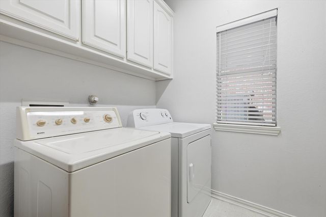 1052 E Seminole Trail, Carrollton, TX 75007