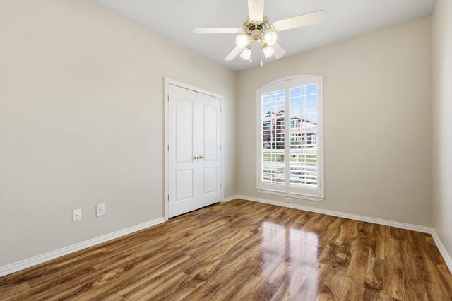 1052 E Seminole Trail, Carrollton, TX 75007