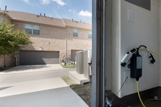 6521 Iron Horse Boulevard, North Richland Hills, TX 76180