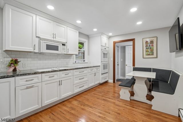 688 Greenbrook Rd, North Plainfield Boro, NJ 07063