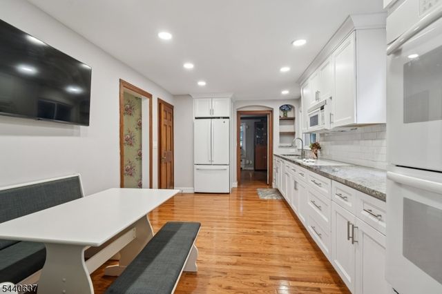 688 Greenbrook Rd, North Plainfield Boro, NJ 07063