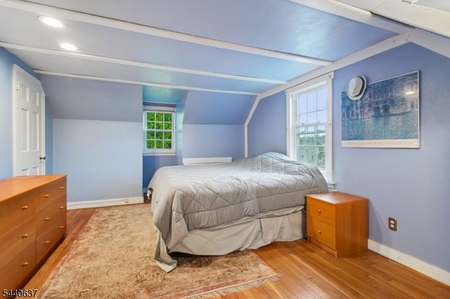688 Greenbrook Rd, North Plainfield Boro, NJ 07063