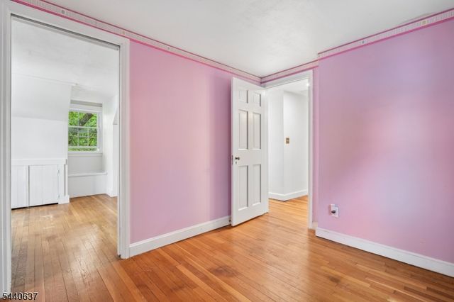 688 Greenbrook Rd, North Plainfield Boro, NJ 07063