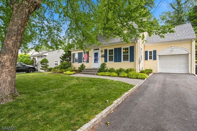 688 Greenbrook Rd, North Plainfield Boro, NJ 07063