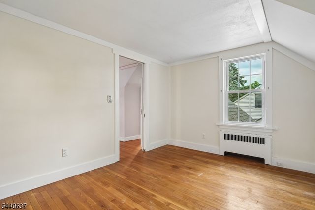 688 Greenbrook Rd, North Plainfield Boro, NJ 07063