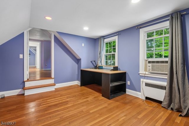 688 Greenbrook Rd, North Plainfield Boro, NJ 07063
