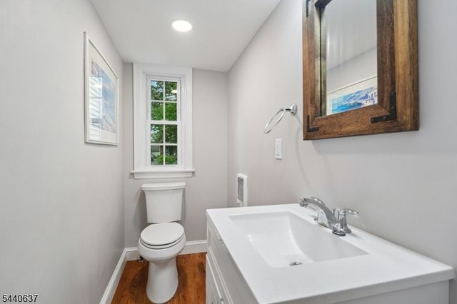688 Greenbrook Rd, North Plainfield Boro, NJ 07063