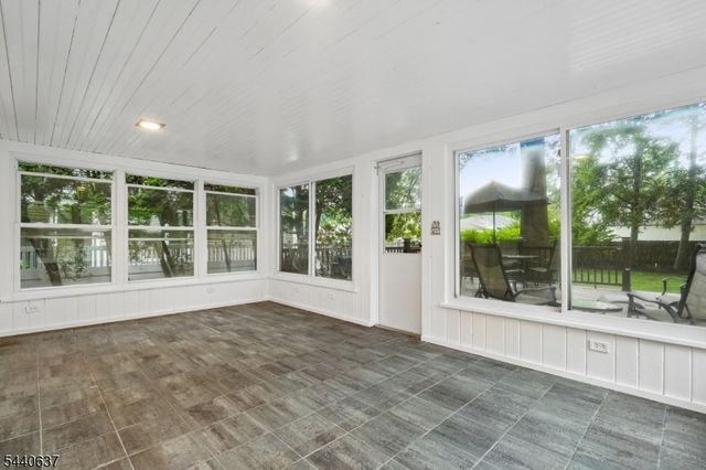 688 Greenbrook Rd, North Plainfield Boro, NJ 07063