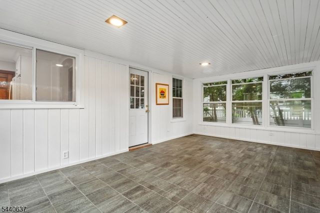 688 Greenbrook Rd, North Plainfield Boro, NJ 07063