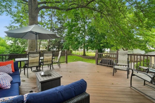 688 Greenbrook Rd, North Plainfield Boro, NJ 07063